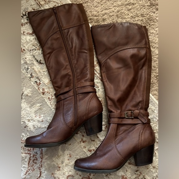 Brown Leather Knee-High Boots 7.5 - Picture 1 of 5